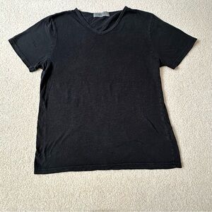 Simplicite Black V-Neck Tee